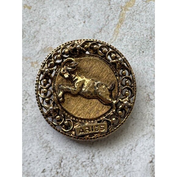 Vintage Gold Aries Zodiac Brooch Pin With Intricate Filigree Design & Ram Motif - Picture 3 of 5